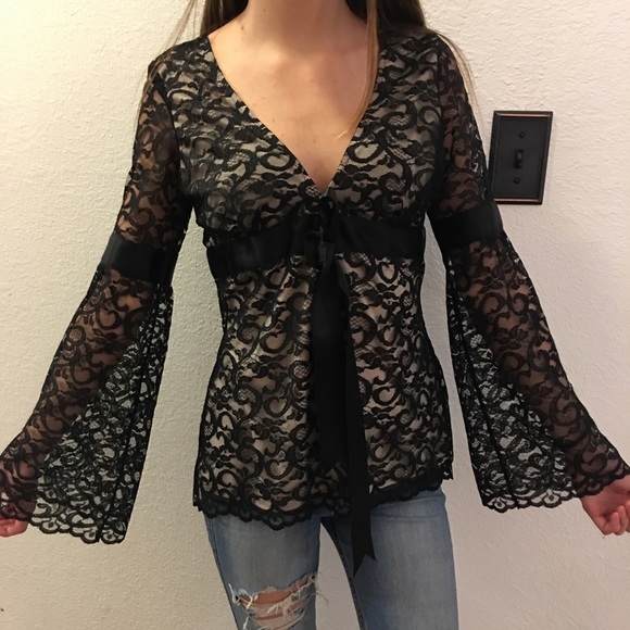 Alexia Admor lace blouse - Picture 4 of 4